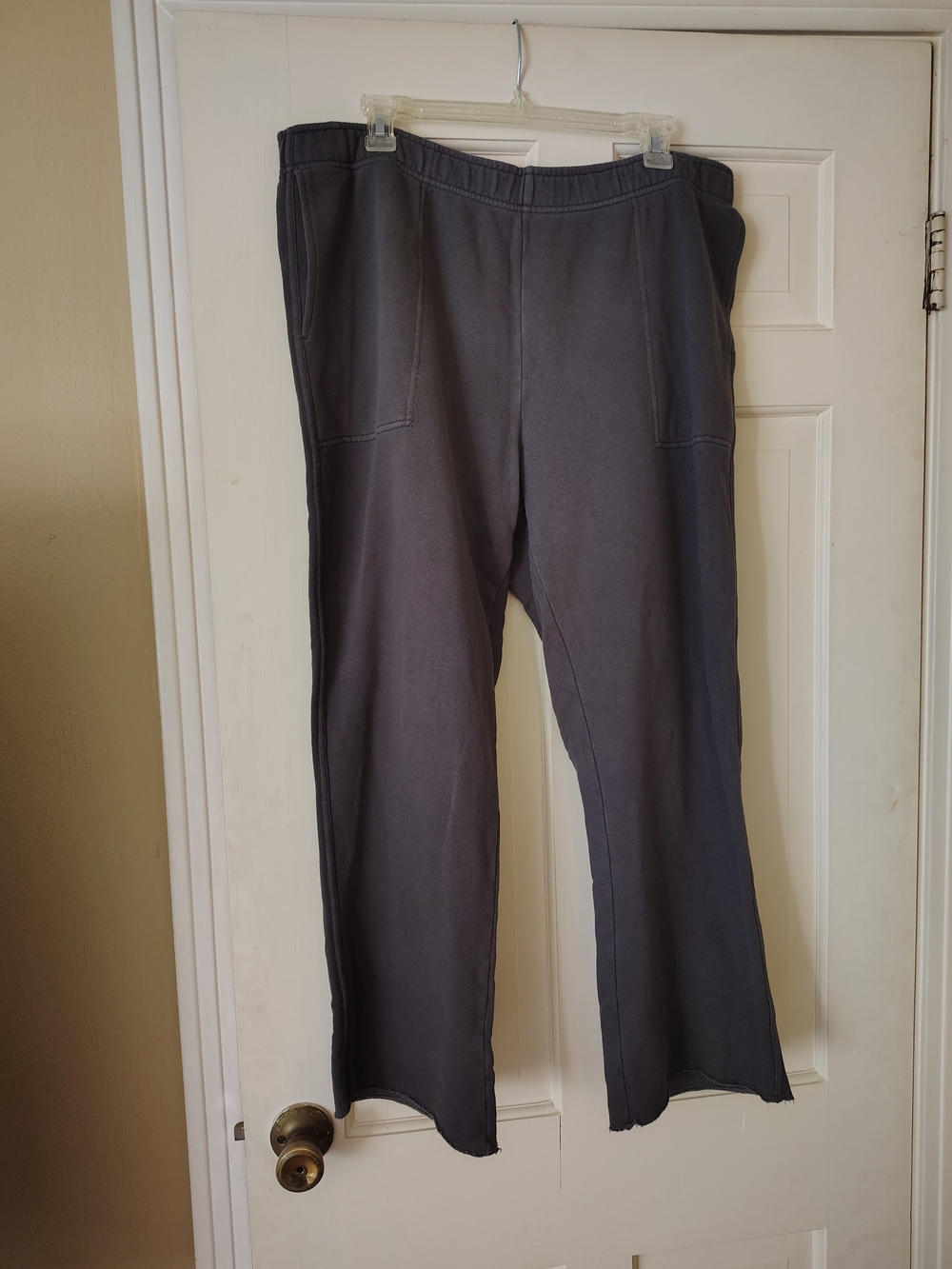 ⭐ Aerie Charcoal Semi Cropped Sweatpants